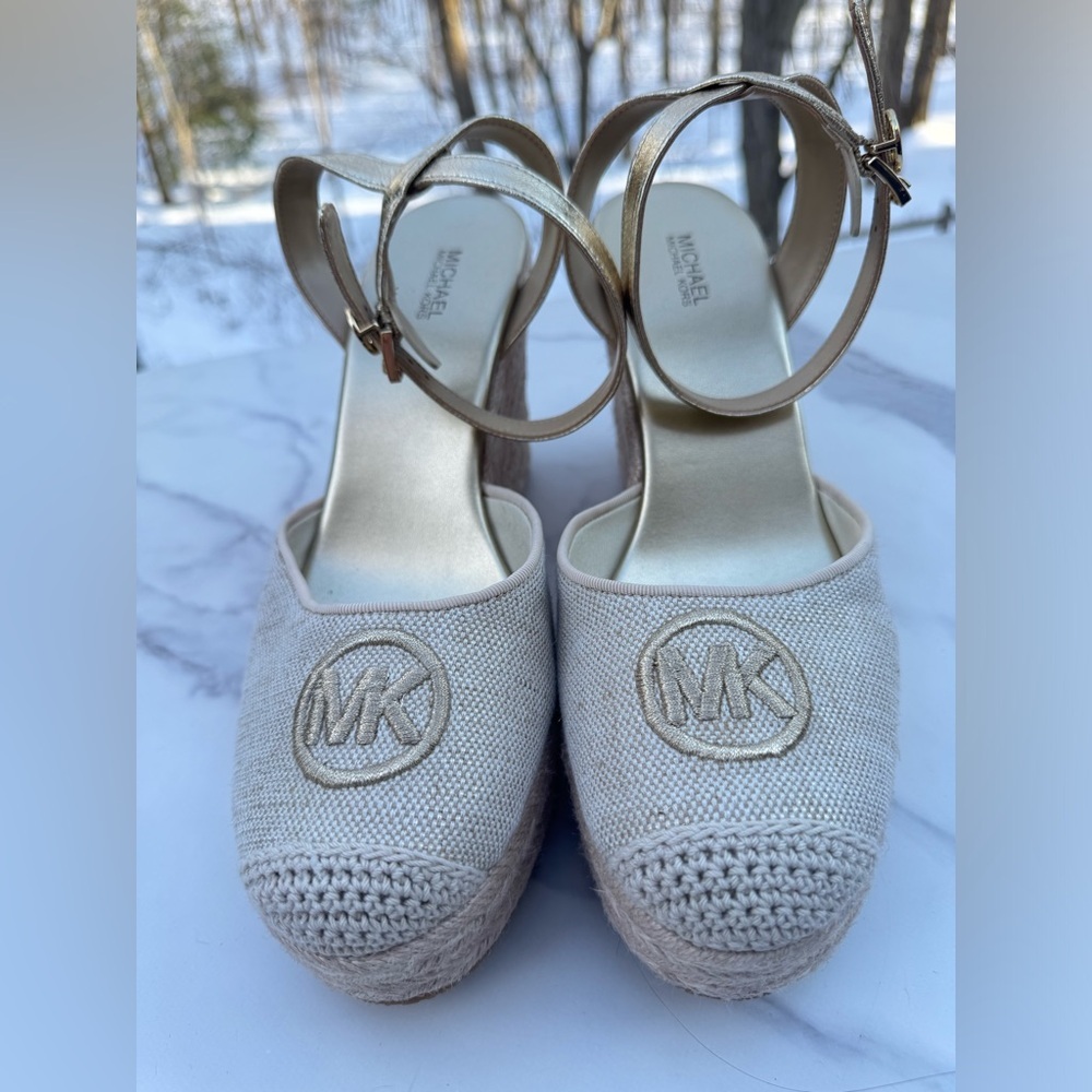 Michael Kors Larissa Logo Espadrille Wedge Sandals Cream Gold Size 9.5 - Picture 10 of 11